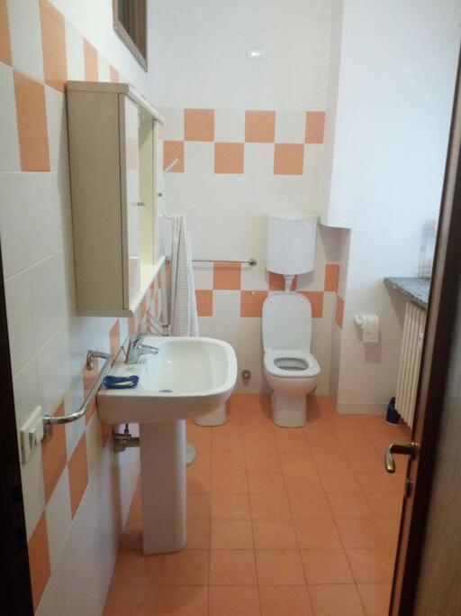 Spazioso Appartamento Sondrio Exterior foto
